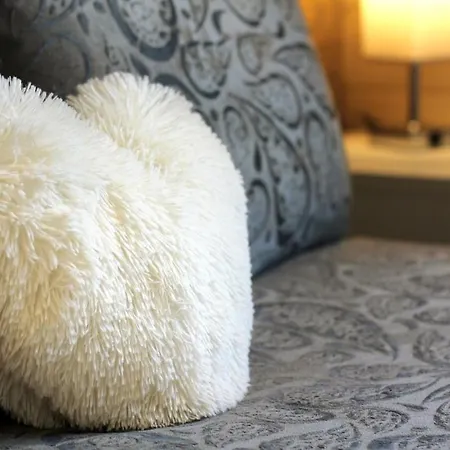 Connemara Luxury Log Out *